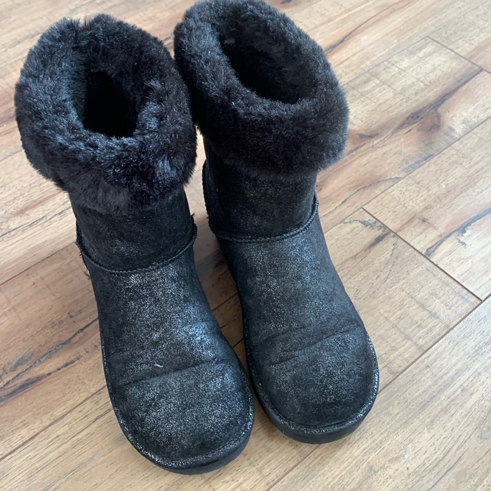 Joe Fresh black shimmery winter boots girls size 4
